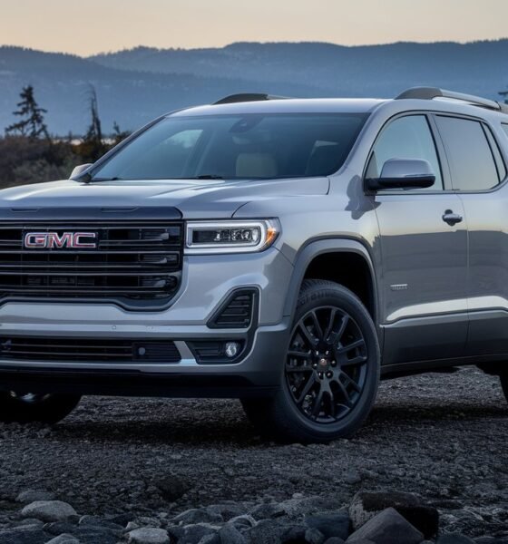 2025 GMC Acadia AT4